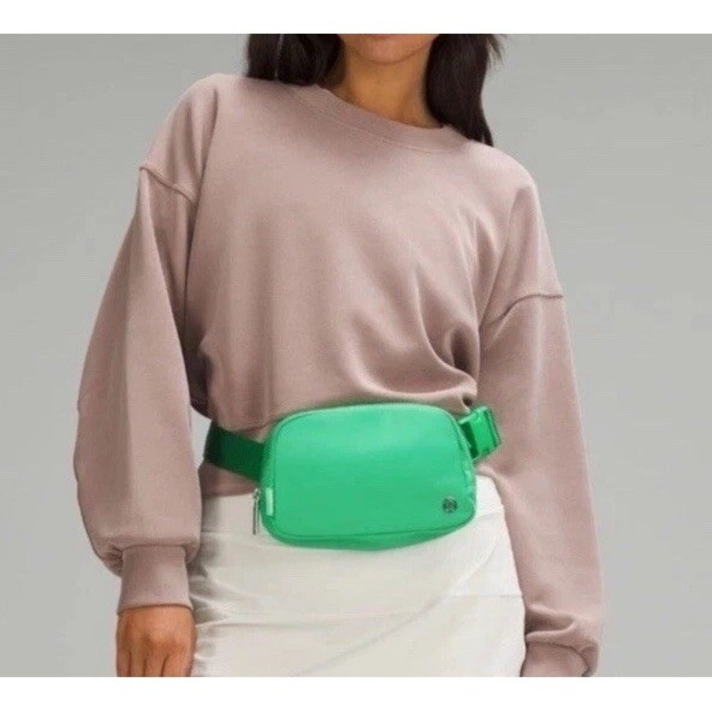 Lululemon Everywhere Belt Bag‎ Green Punch NEW Retired Color